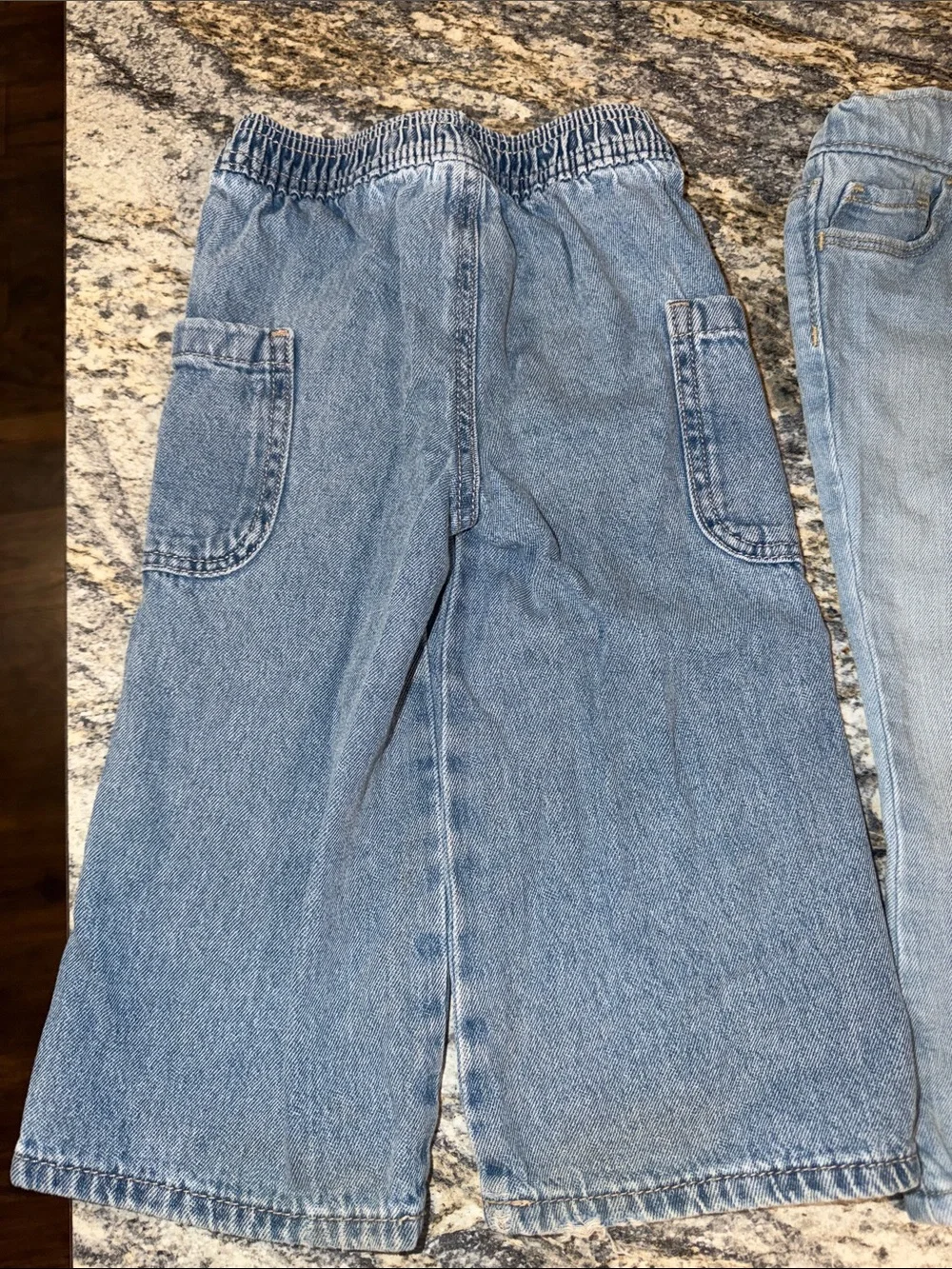 Old Navy ToddlerGirls Three-Pack Denim Pants - Light Blue, Medium Blue, Dark.